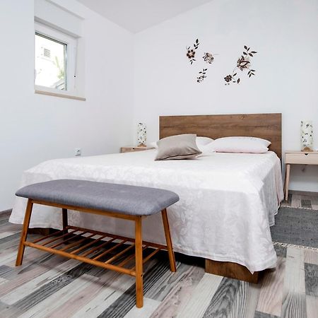 Paola Cozy Apartment Rovinj Exteriör bild